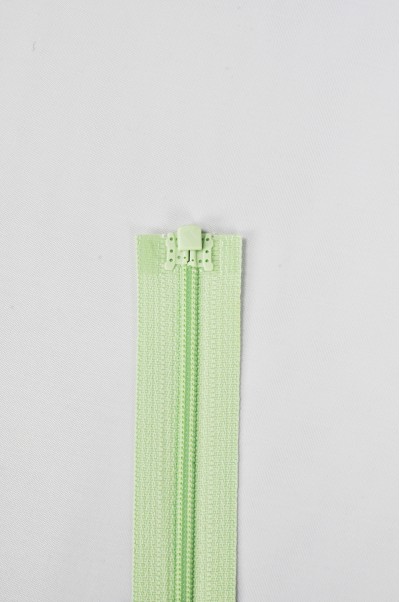 ZIP036 4號拉鏈 單頭拉鏈  聚酯牙拉鏈款式  開尾拉鏈款式  不設單獨拉鍊訂購 後面照